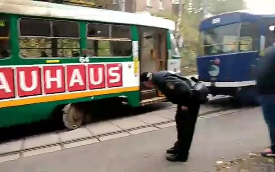 Vykolejení tramvaje.