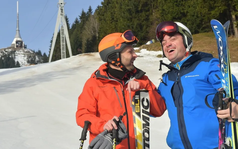 Liberec musí o další měsíc odložit schválení podmínek pronájmu skiareálu na Ještědu společností Tatry Mountain Resorts (TMR) miliardáře Igora Rattaje.