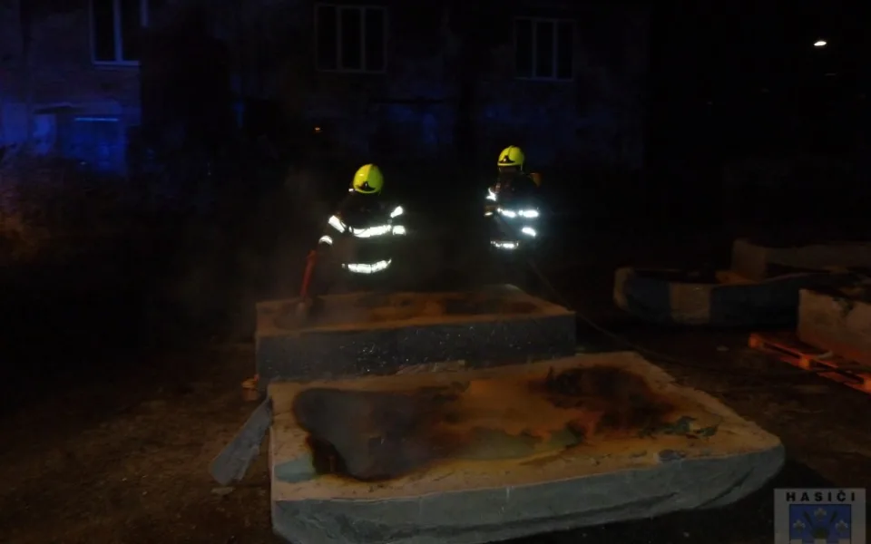Hasiči při zásahu v Chrastavě