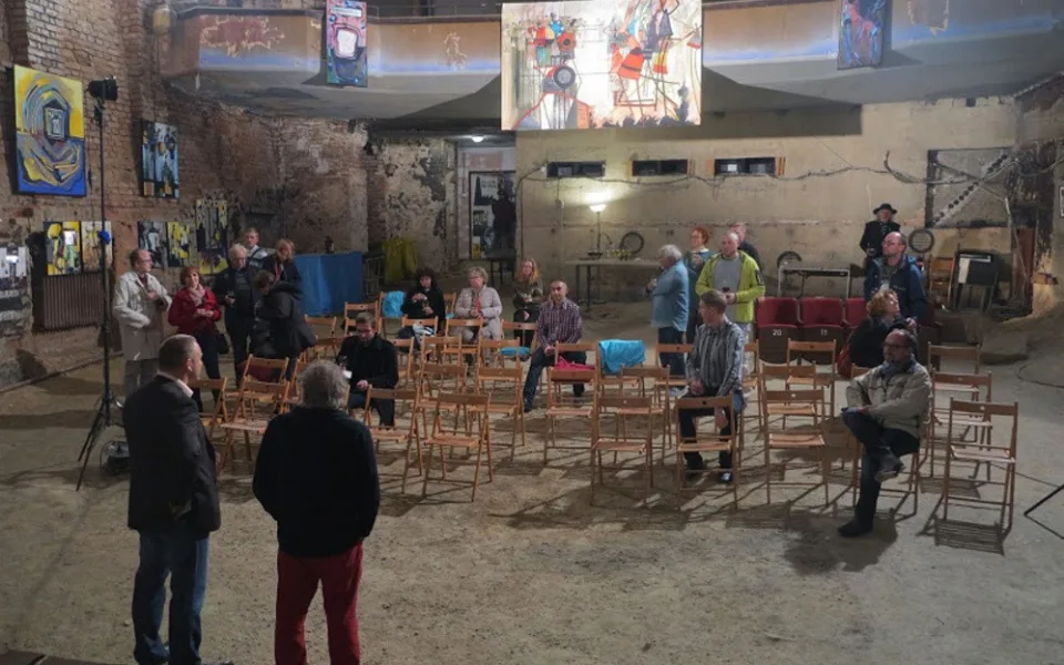 Kino Varšava.