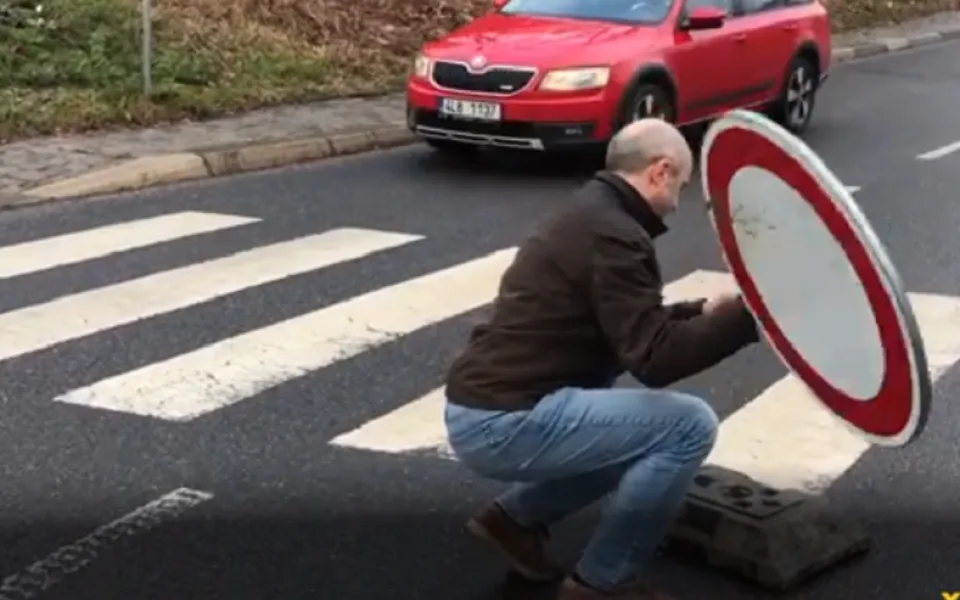 Jan Korytář v ulici U Lomu.