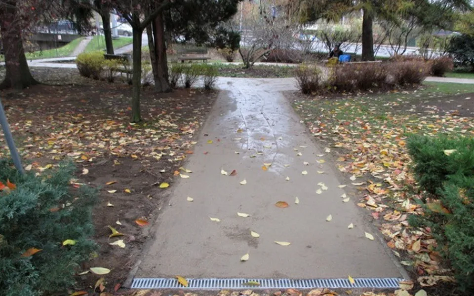 Park v Okružní ulici.