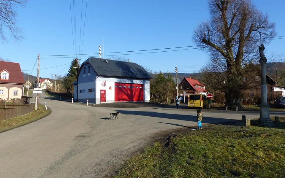Opravená zbrojnice ve Zdislavě.