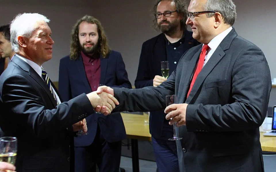 Výměna stráží. Dosavadní rektor Kůs končí a nahradí ho Miroslav Brzezina.