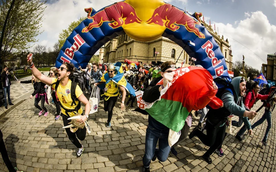 Red Bull Can You Make It? 2018 Jedinečná cesta napříč Evropou bez peněz.