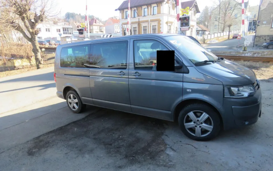 Podle řidičky signalizační zařízení nefungovalo správně.