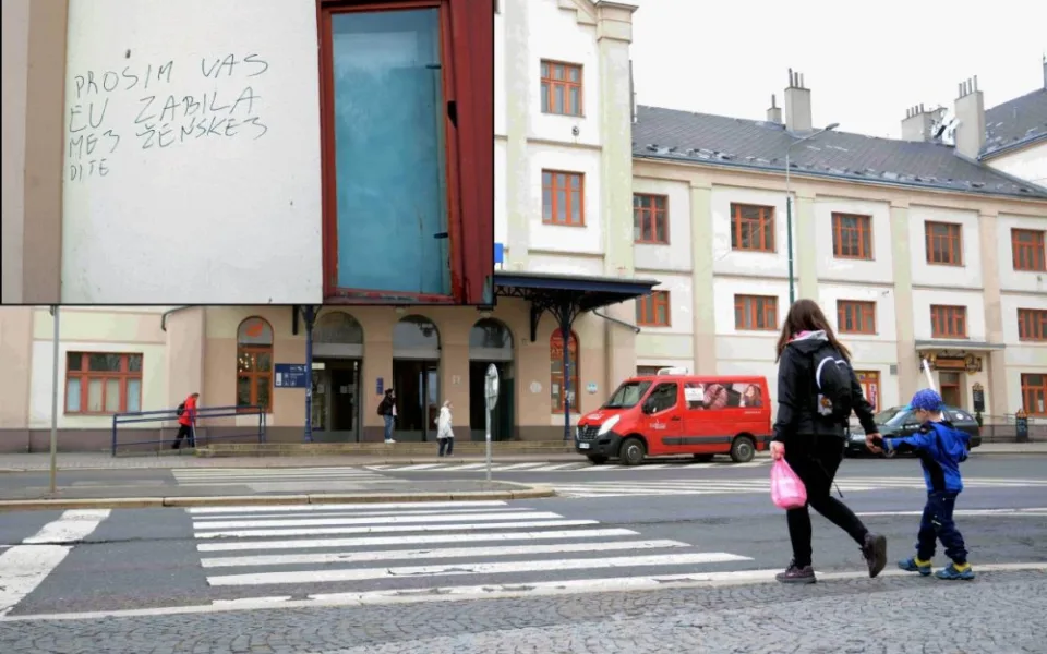 EU zabila mé ženské dítě, napsal cizinec na zeď vlakového nádraží. Kolemjdoucí přivolali strážníky.