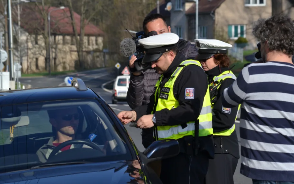Pospíchat se dnes nevyplatilo. Policisté měřili na pěti desítkách míst.