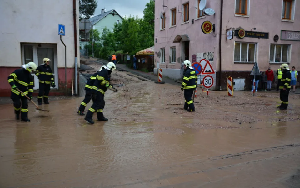 Hanychovská ulice po lijáku.