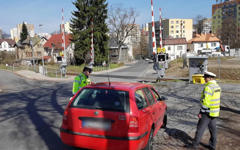Policie kontrolovala přejezdy.