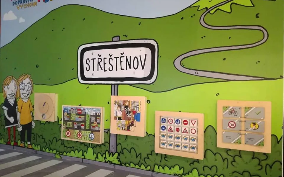 Hrací stěna v OC Nisa.