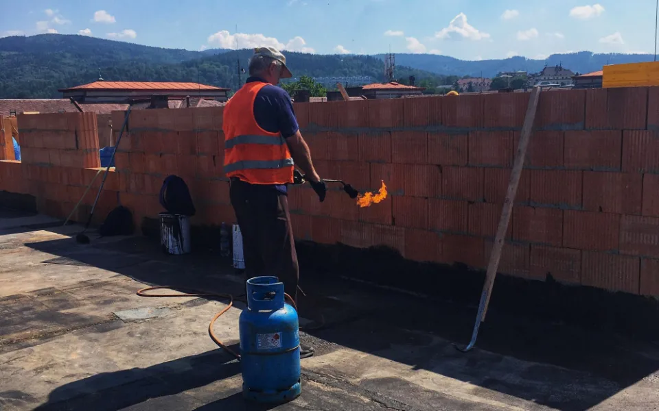 SPŠSE, VOŠ