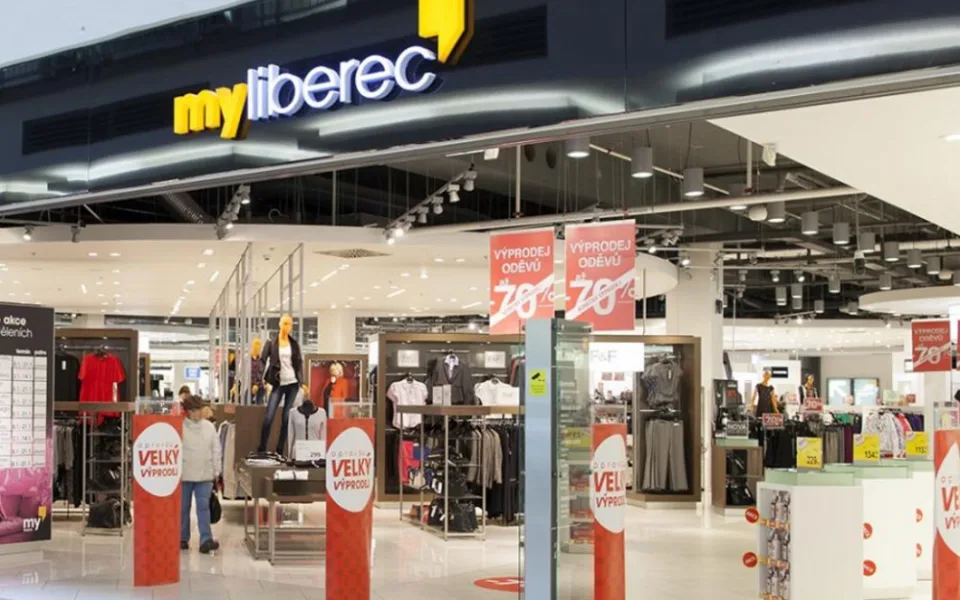 Tesco opustí spodní patro OC Forum