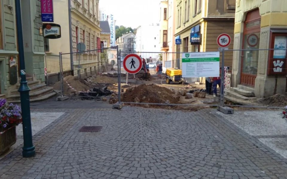 Spodní část ulice je neprůchozí.