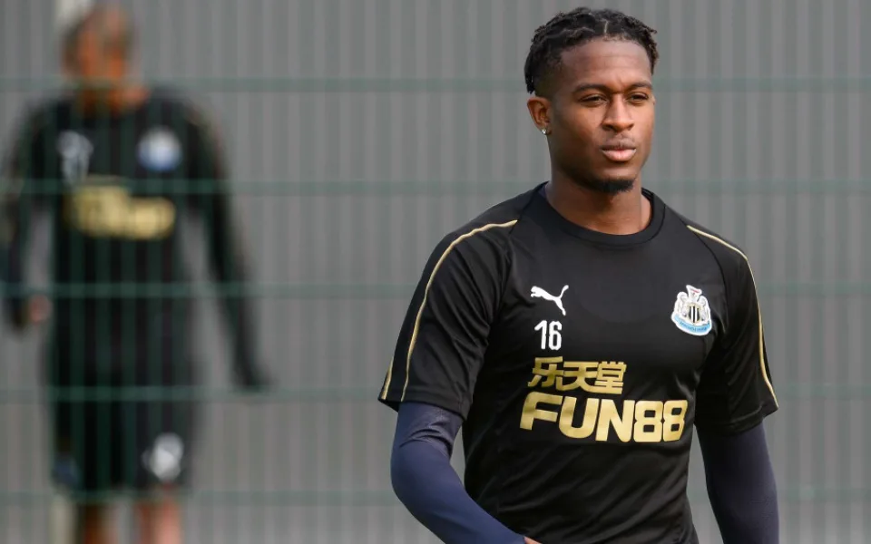 Rolando Aarons.