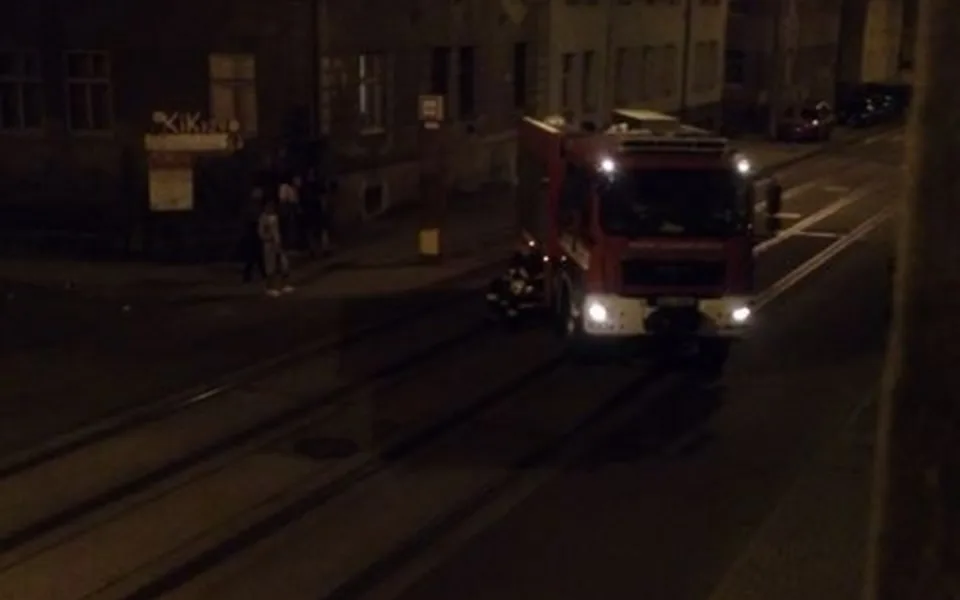 Uzavřeny byly okolní komunikace.