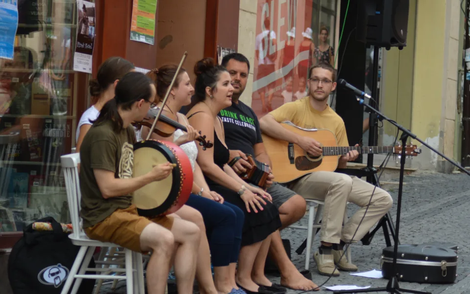 Jolly Buskers