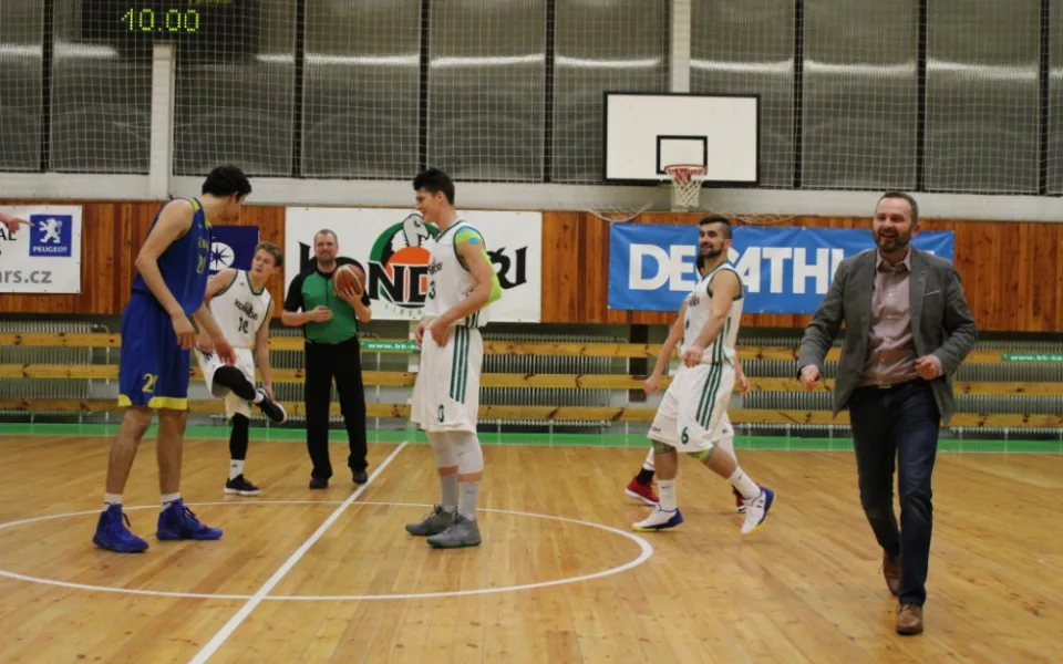 Kondoři se vrací do mužského basketbalu.