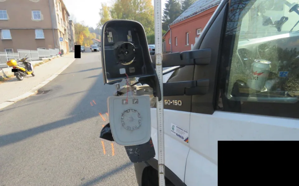 Motocykl se v Jablonci střetl s nákladním vozidlem