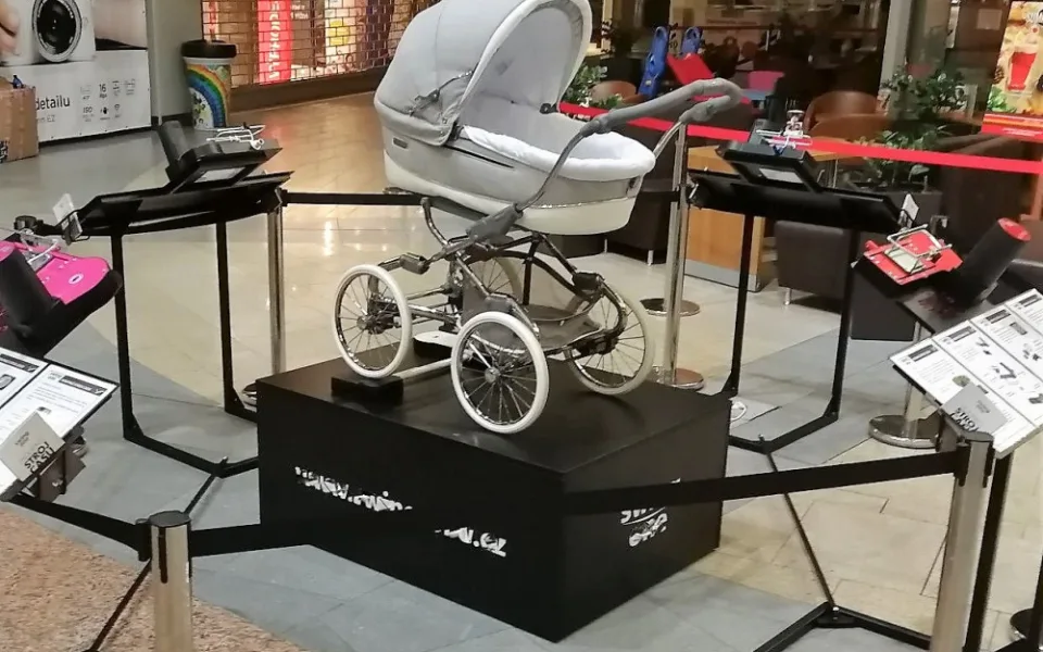 Snímek vystaveného kočárku