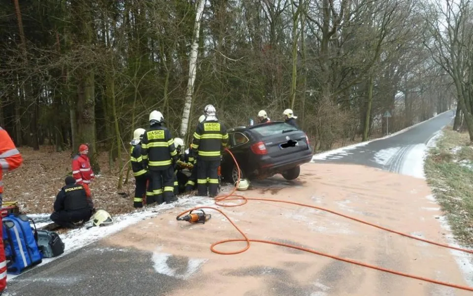 U Bílého kostela havaroval osobní automobil.