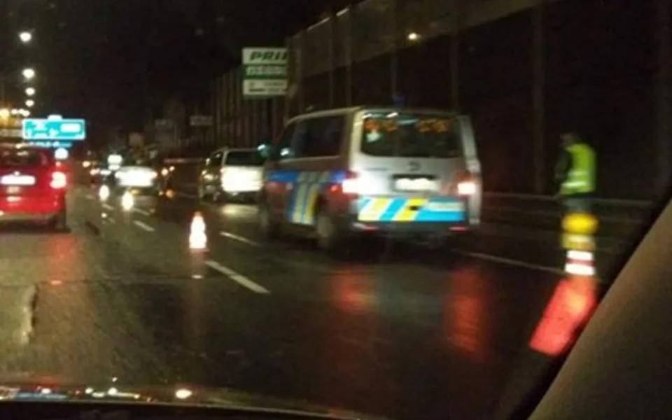 Nehoda na průtahu městem.