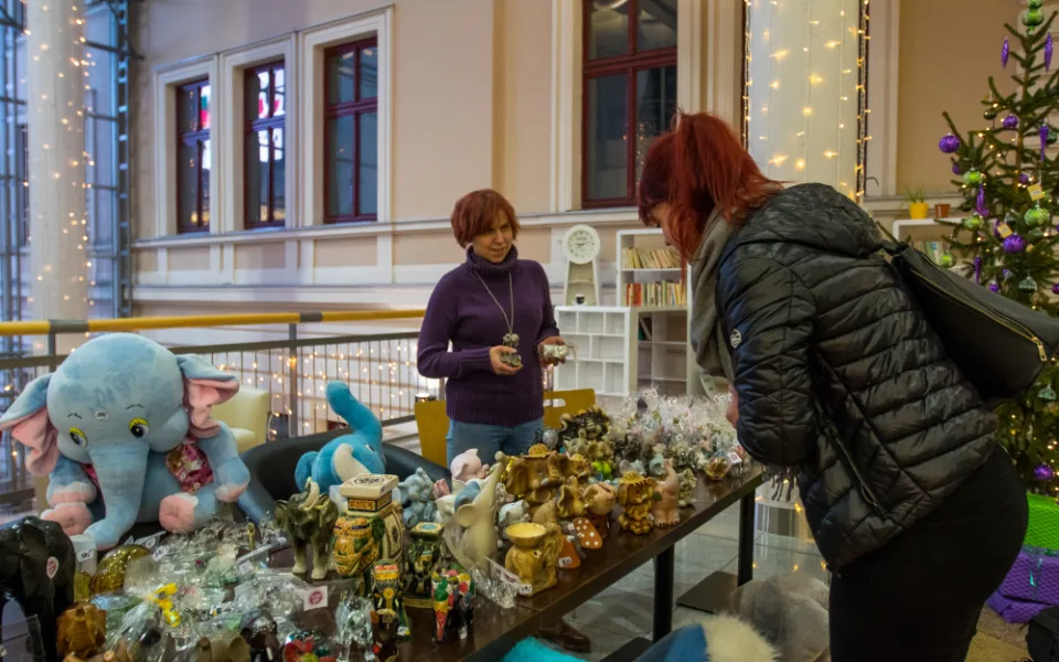 Charitativní prodej slonů pro Centrum Amelie