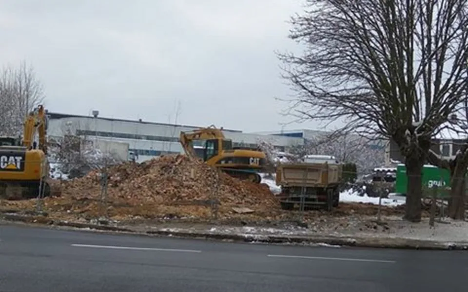 Demolice domu.