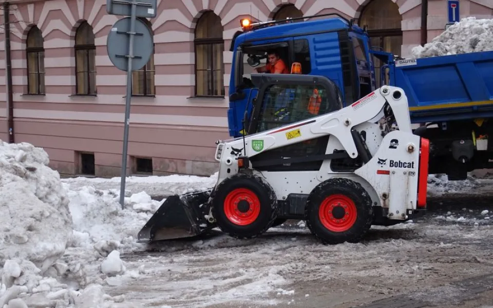 Úklid sněhu.