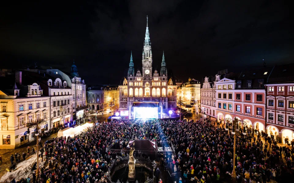 Koncert na náměstí.