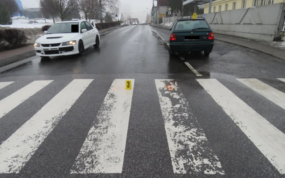 V tomto místě srazil řidič dívku.