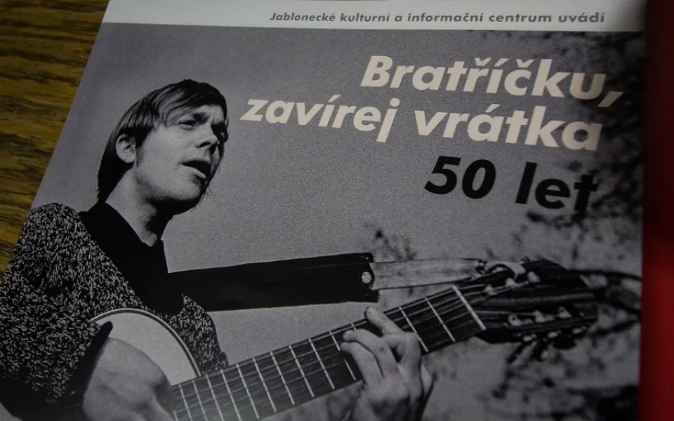 Letos uplynulo 50 let od vydání desky Bratříčku, zavírej vrátka.