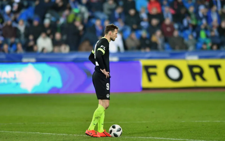 Libor Kozák dostal v zápase čtvrtou žlutou kartu.