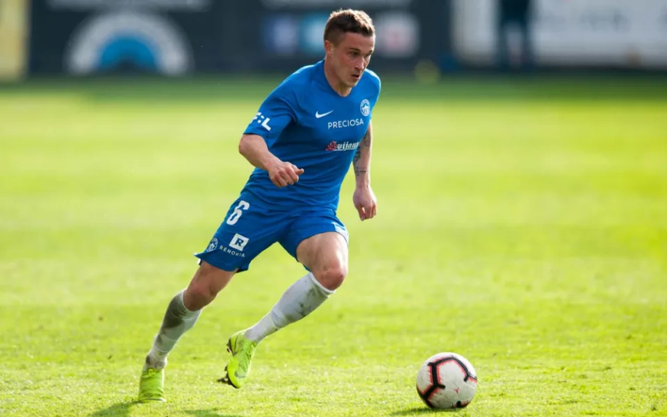 Slovan přetlačil Slovácko díky třem penaltám.
