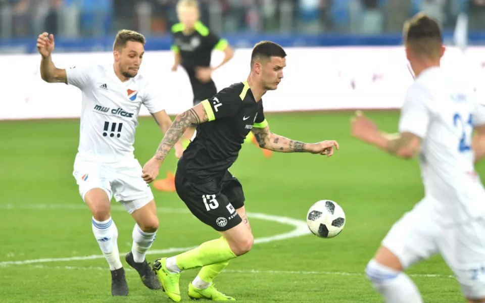 Slovan hraje na Baníku