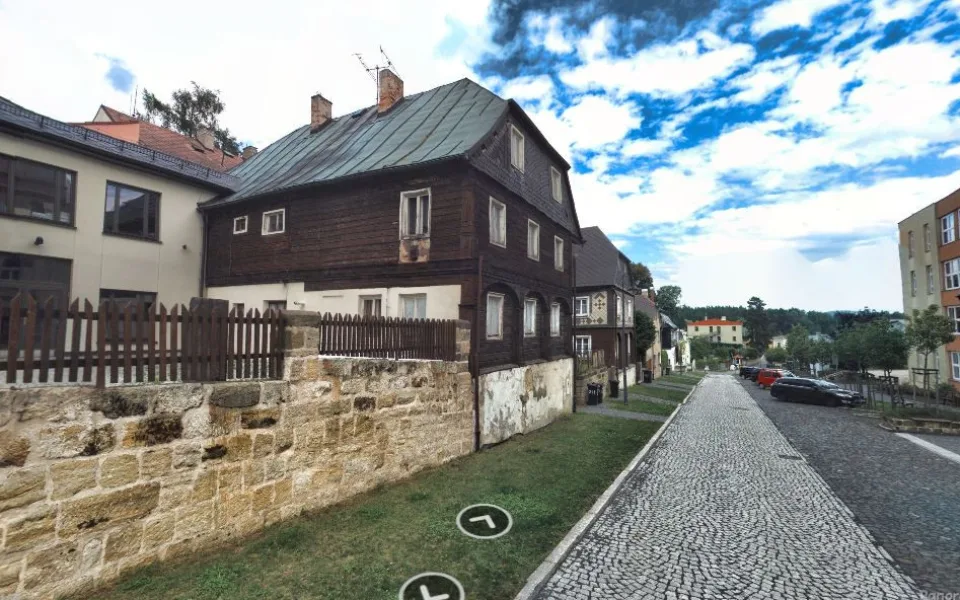 Roubený dům v Kalinově ulici se dočká rekonstrukce.