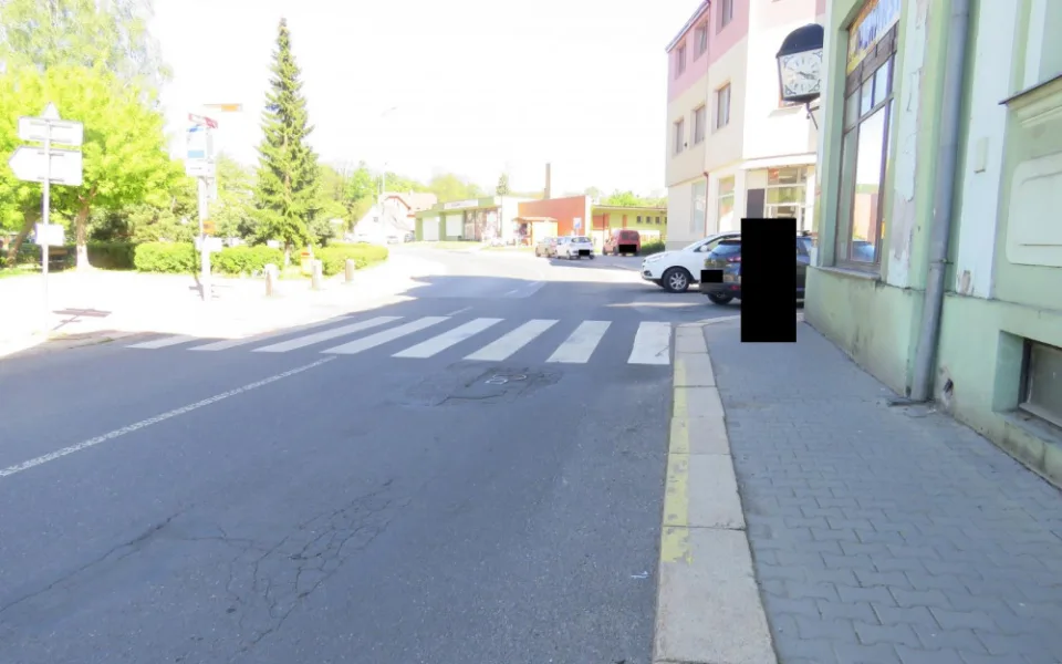 Nehoda se stala na tomto na přechodu.