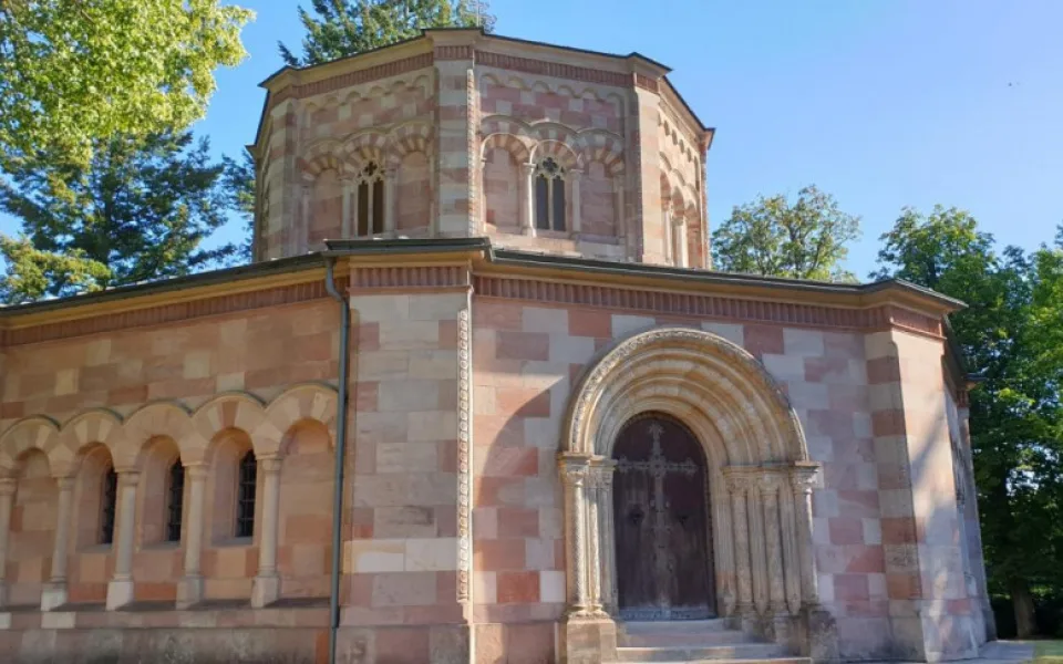 Harrachovská hrobka