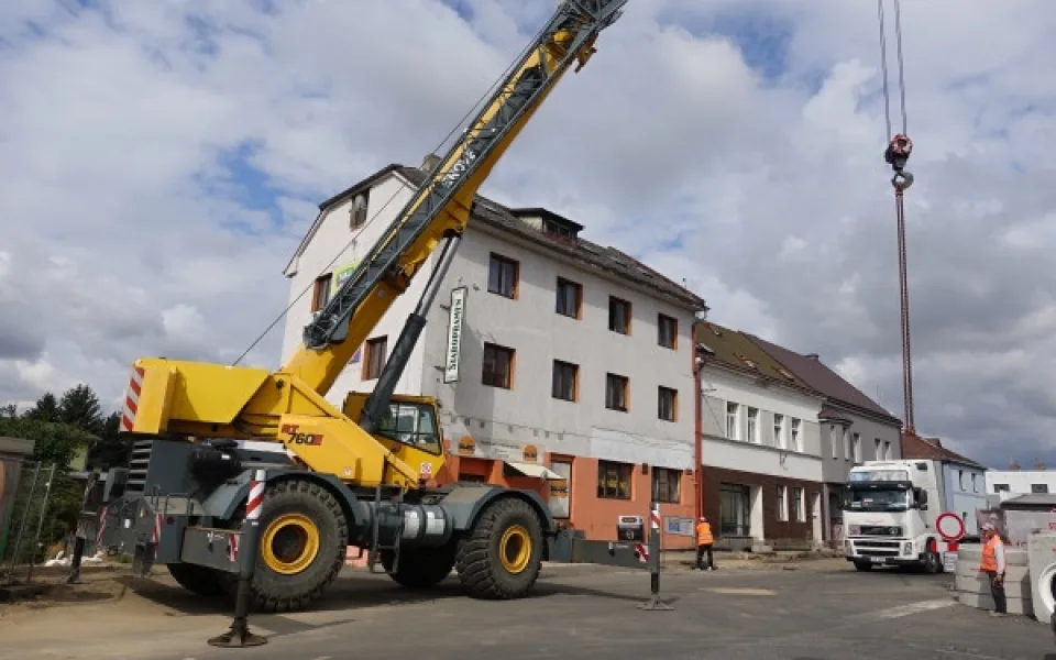 V Turnově pokračuje rekonstrukce silnice II/610.
