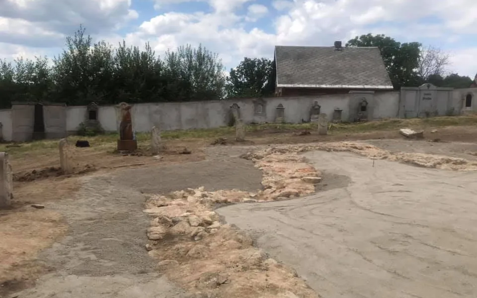 Odhalené základy kostela
