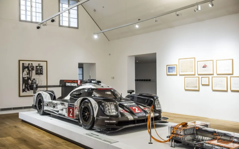PORSCHE 919 HYBRID