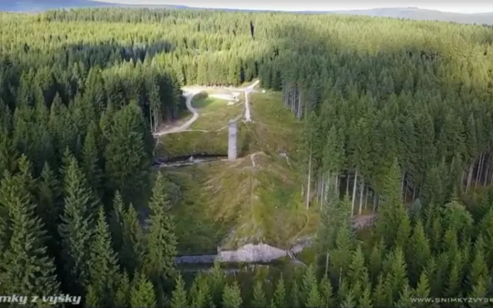 Protržená přehrada