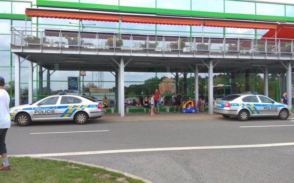Policie evakuovala Globus