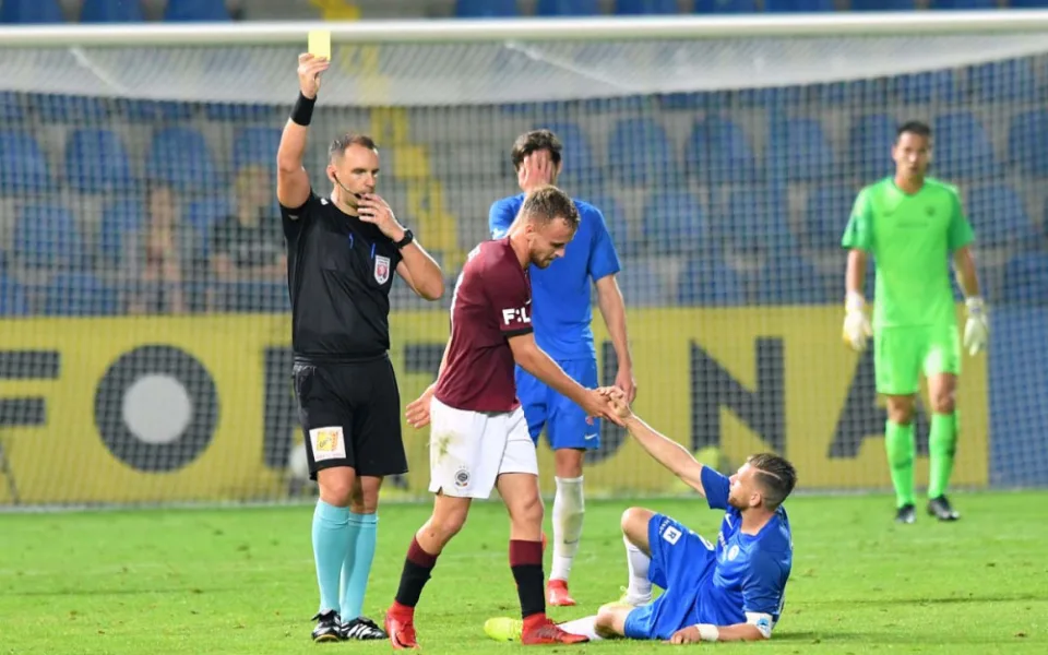 Rozhodčí Julínek chyboval celkem třikrát.