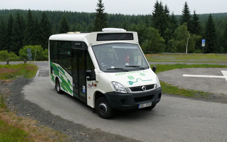 Autobus na Smědavě.