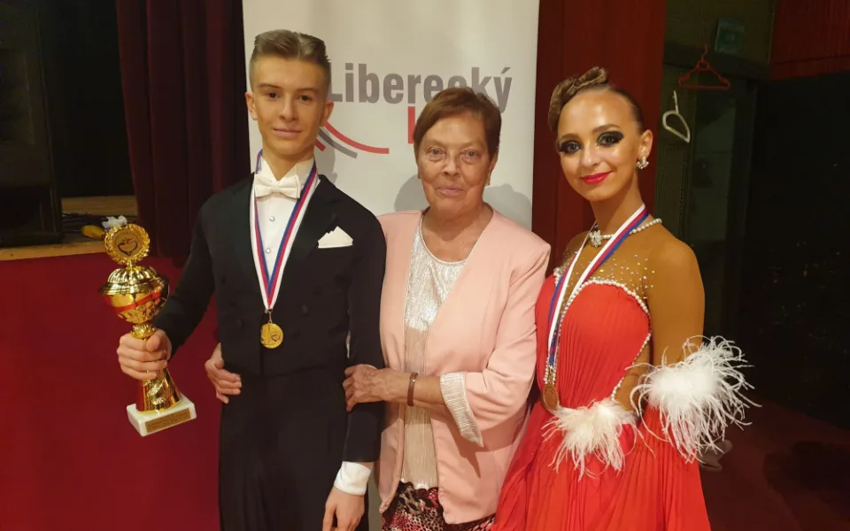 Jan Vlček, Petra Příplatová a Jana Košková, vítězové taneční ligy juniorů