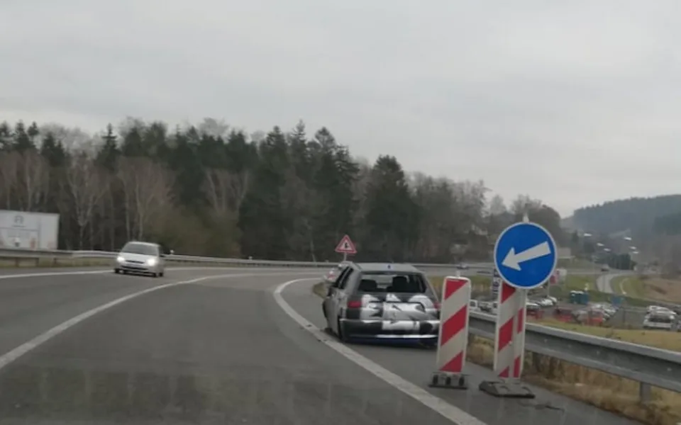 Vrak na silnici do Jablonce