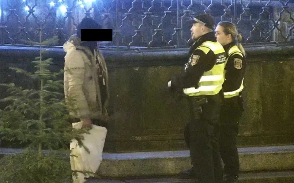Ozdoby na stromeček si někteří chtěli nakrást přímo na Benešáku