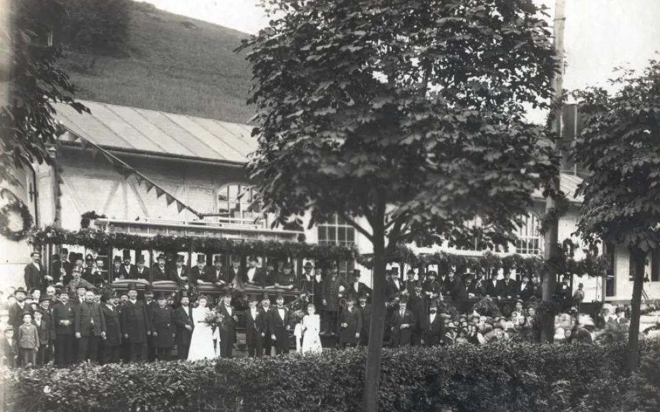 V roce 1900 začala jezdit v Jablonci první tramvaj