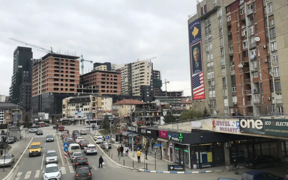 Bill Clinton Boulevard v Prištině.